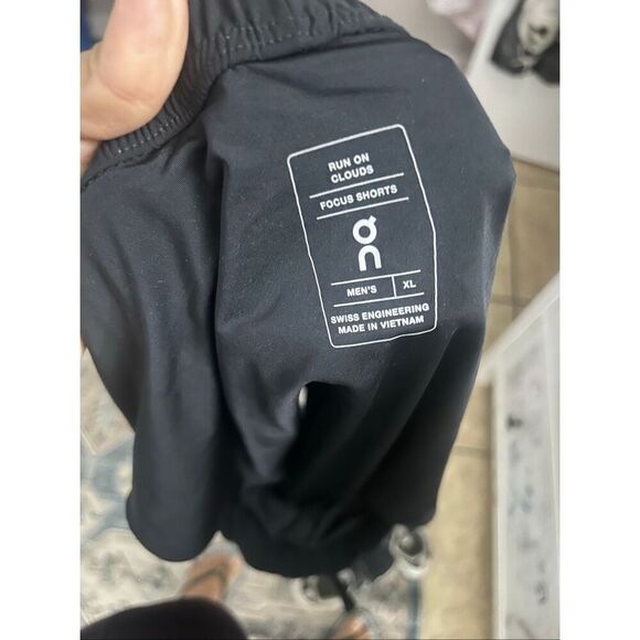 On cloud men’s focus short blue size XL - Picture 4 of 4